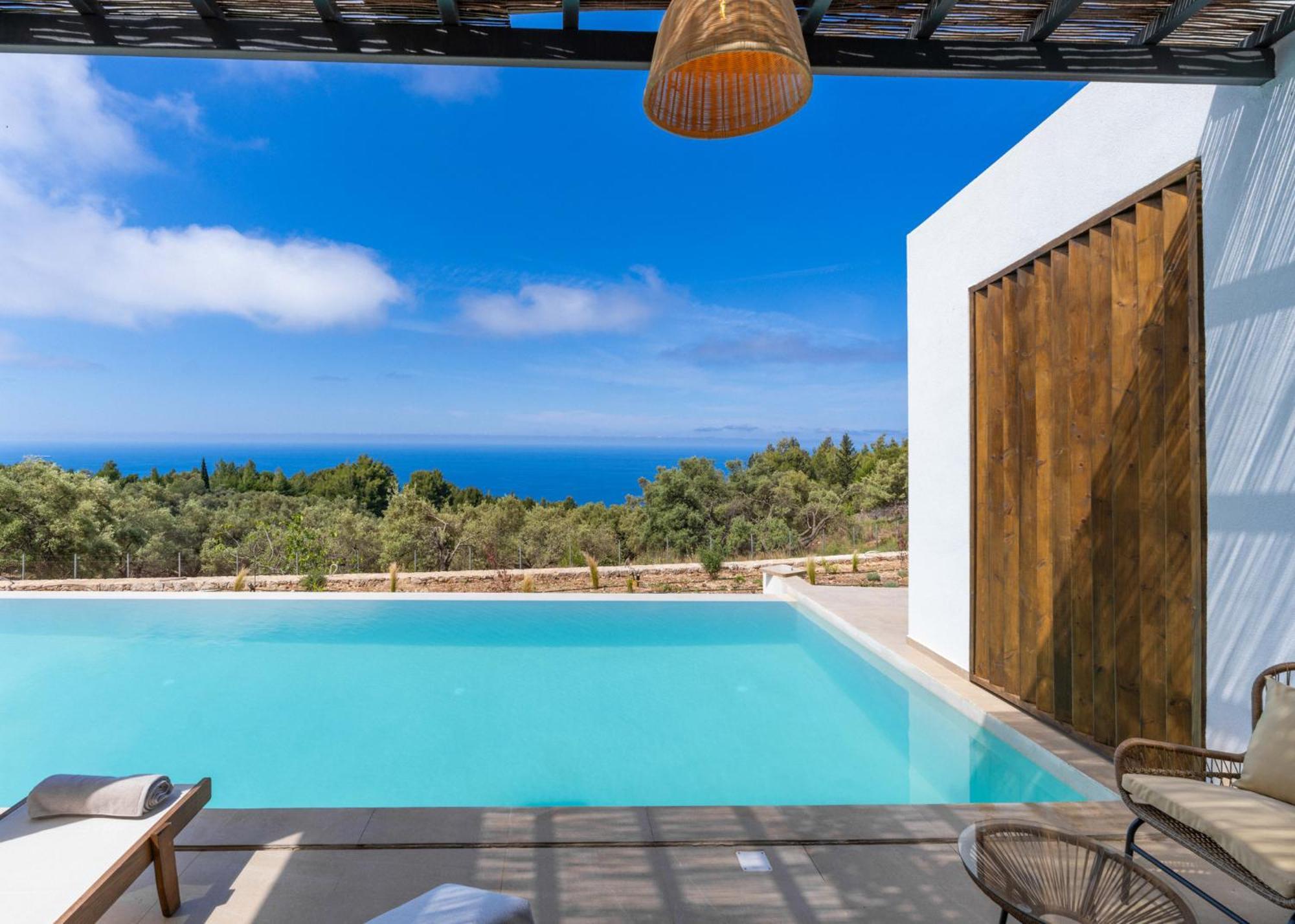 Mellamare Luxury Suites Athánion 외부 사진