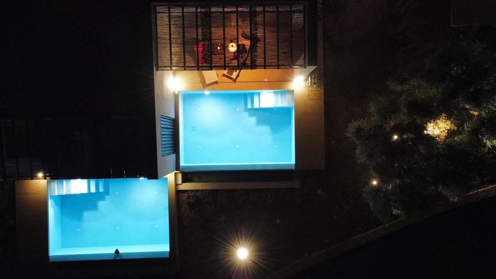 Mellamare Luxury Suites Athánion 외부 사진